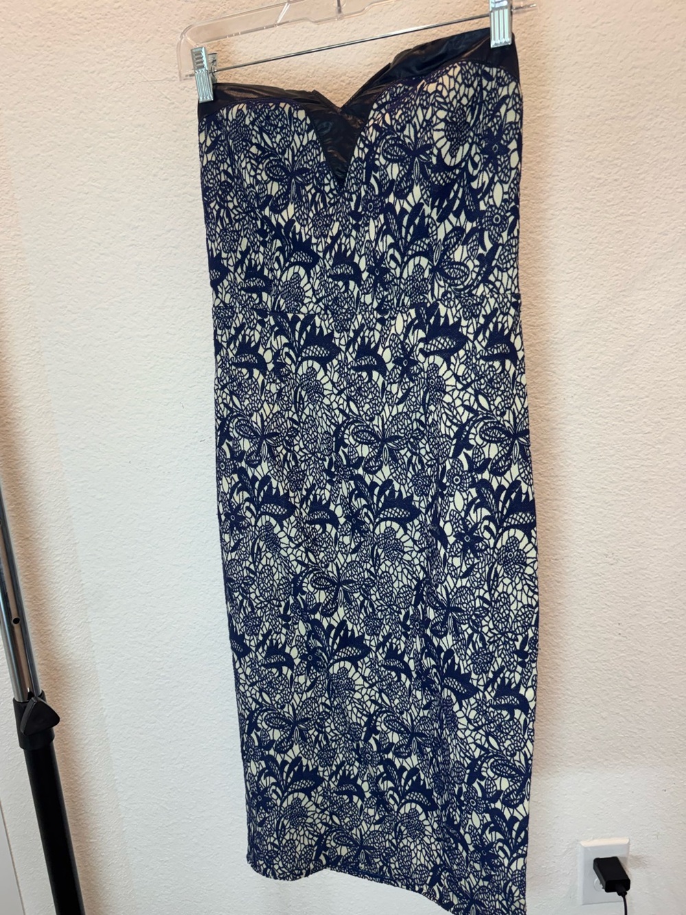 Mittoshop Blue & Ivory Lace Strapless Sweetheart Midi Dress Size M